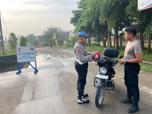 Propam Polres Seran melakukan operasi penegakan disiplin. Foto Yono
