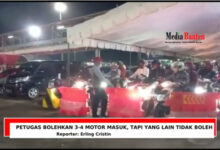 protes pemudik motor di pelabuhan merak.