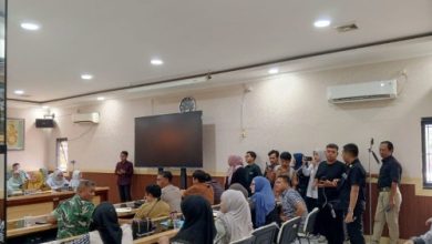 Para wali murid SDIT Al Izzah Kota Serang menyampaikan penolakan Prgram MBG. Foto Antara