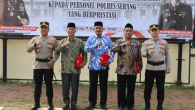 Pelepasan purna bakti personel Polres Serang. Foto: Yono