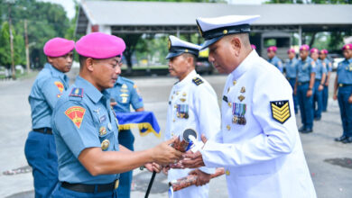 Upacara pelepasan purna bakti prajurit Yonkapa 2 Mar. Foto: Munawir - Menkav 2 Mar