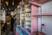 Rak persediaan obat bagi warga Palestina. Foto: Antara