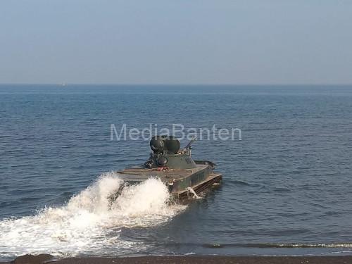 Latihan bagi pengemudi Ranpur di Laut. Foto: Ahmad Munawir - Menkav 2 Mar