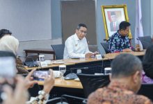Pj Gubernur DKI Jakarta, Heru Budi Hartono pimpin rapat percepatan satu data pembangunan. Foto: Diskominfotik DKI Jakarta