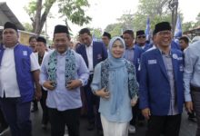 Pasangan Rabu Zakiyah - Najib diantar daftar ke KPU Kabupaten Serang. Foto; Abdul Hadi