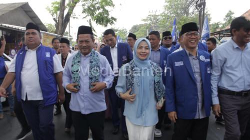 Pasangan Rabu Zakiyah - Najib diantar daftar ke KPU Kabupaten Serang. Foto; Abdul Hadi