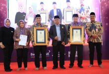 Pecahkan rekor dunia pembacaan Al Quran Juz 30 pelajar SMP Kab Tangerang. Foto: Iqbal Kurnia