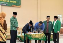 Serah terima jabatan Rektor Unma Banten. Foto: Sutisna