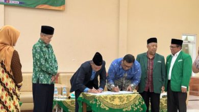 Serah terima jabatan Rektor Unma Banten. Foto: Sutisna