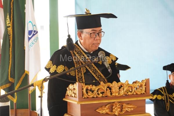 Porf Edy Suandi Hamid, Rektor UWM. Foto: Humas UWM