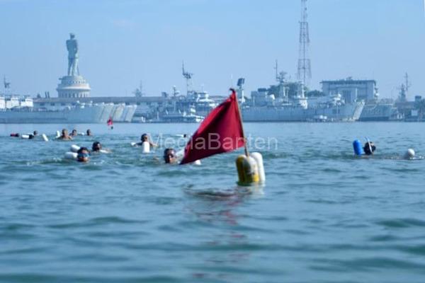 Panduan Berlatih Renang di Laut