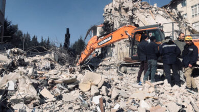 Personel DMC Dompet Dhuafa di reruntuhan gempa Turki - Suriah. Foto: Dompet Dhuafa