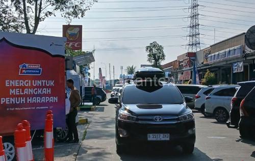 Rest Area Km43 Jakarta - Merak. Foto Antara