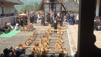 Salah satu ritual di Kasepuhan Cisungsang. Foto: Antara