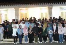 Wali Kota Cilegon, Robinsar buka puasa bersama insan pers. Foto Daeng Yusvin