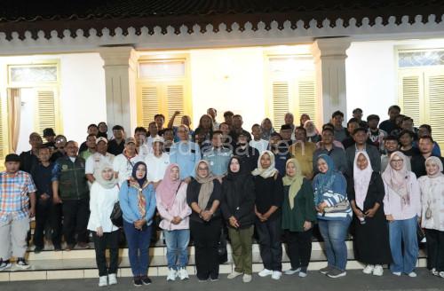 Wali Kota Cilegon, Robinsar buka puasa bersama insan pers. Foto Daeng Yusvin