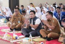Robinsar, Wali Kota Cilegon pada perayaan hari anak. Foto Daeng Yusvin