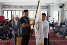 Robinsar, Wali Kota Cilegon dalam pelepasan kafilah Kota Cilegon. Foto Daeng Yusvin