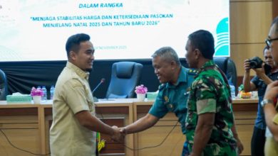 Robinsar, Wali Kota Cilegon menghadiri Level Meeting. Foto Daeng Yusvin