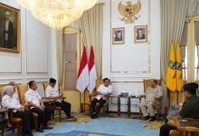 Wali Kota Cilegon, Robinsar menerima kunjungan kerja Penasihat Presiden Bidang Kesehatan. Foto Daeng Yusvin