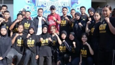 Wali Kota Cilegon, Robinsar melakukan kick off Popda XII dan Peparpeda IX Provinsi Banten. Foto Daeng Yusvin