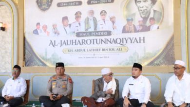 Wali Kota Cilegon, Robinsar dan Kapolres Ciilegon, AKBP Martua Raja Taripar Laut Silitongan menghadiri Hari Lahir Al Jahrotunaqqiah. Foto Daeng Yusvin