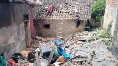 Kondisi dilokasi kejadian ledakan keras menyerupai bom di Kampung Cisarua, Desa Citeureup, Kecamatan Panimbang, Kabupaten Pandeglang. Foto Daeng Yusvin