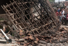 Rumah ambruk akibat gempa bumi Cianjur berskala 5,6 M. Foto: BNPB