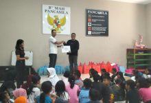 Rumah Pancasila di Carita memperoleh penghargaan dari Yayasan Batesda Ministry. Foto Daeng Yusvin
