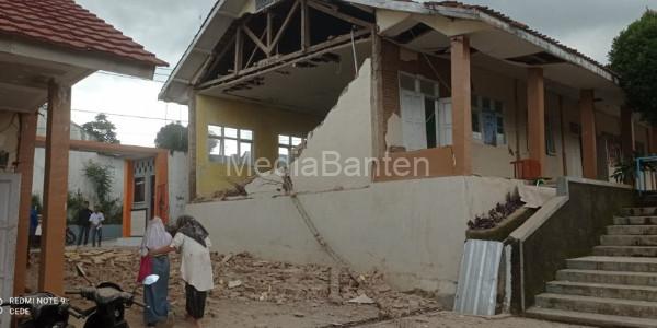 Salah satu rumah yang rusak akibat gempa bumi Cianjur. Foto: BNPB