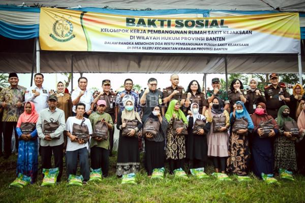 Kunjungan Ketua DPRD Banten Andra Soni ke Lokasi RS Kejaksaan. Foto: DPRD Banten