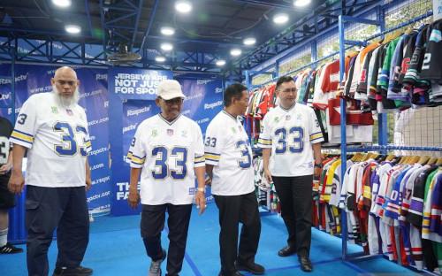 Wali Kota Tangerang, Sachrudin berkunjung ke wisata belanja murah. Foto Antara