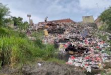 Sampah yang berasal dari Sungai Cibanten. Foto: Antara