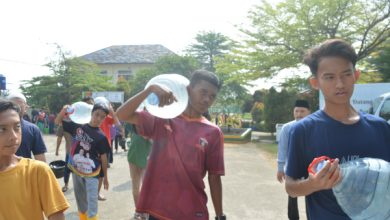 Santria Cendikia Baznas ikut salur air bersih di Bogor. Foto: Humas Baznas