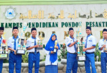 Delapan Santriwan dan Satriwati yang ikut Lomba ASEAN YRIS 2022. Foto: Nesa Nelania