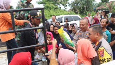 Polresta Kota Serang gelar operasi pasar beras murah. Foto: LKBN Antara