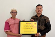 Santunan Maxim ke mitra pengemudi dan konsumen. Foto Arkam Suprapto