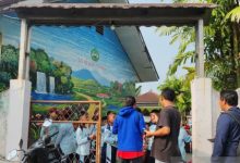 Pembukaan segel SDN Kuranji, Kota Serang. Foto: Antara