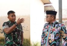 Plt Sekda Kota Cilegon, Ahmad Aziz Setia Ade Putra bersama Dandim 0623 Cilegon, Letkol Inf Imam Buchori. Foto Daeng Yusvin