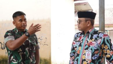 Plt Sekda Kota Cilegon, Ahmad Aziz Setia Ade Putra bersama Dandim 0623 Cilegon, Letkol Inf Imam Buchori. Foto Daeng Yusvin