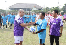 Main bola memperingati May Day bersama Puspemkab Tangerang. Foto: Iqbal Kurnia
