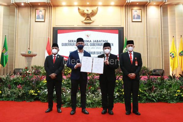 Sertijab Gubernur dan Wakil Gubernur ke Pj Gubernur Banten. Foto: Hendra Hermawan