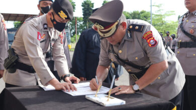 Kapolres Serang, AKBP Yudha Satria memimpin Sertijab Kabag SDM. Foto: Yono