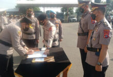 SErtijab 3 Kapolsek dan 1 Kabag di Mapolres Serang. Foto: Yono