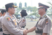 Sertijab Kapolsek Tirtayasa dan Kabagren di Mapolres Serang. Foto: Yono