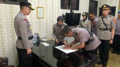 Serah terima jabatan Kasatlantas Polres Serang. Foto: Yono