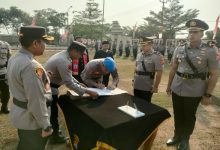Serah terima jabatan Wakapolres Serang. Foto: Yono