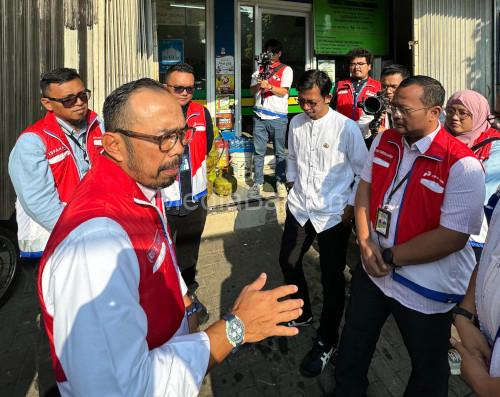 Pertamina Patra Niaga melakukan sidak untuk memastikan HET LPG 3 KG dipatuhi. Foto: Humas Pertamina Patra Niaga