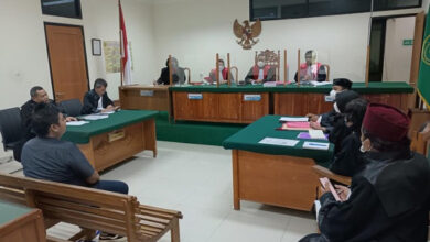 Sidang dakwaan mantan Kepala Satker Bulog Serang di PN Serang. Foto: BR