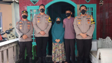 Kunungan ke purnawirawan dan warakawuri.